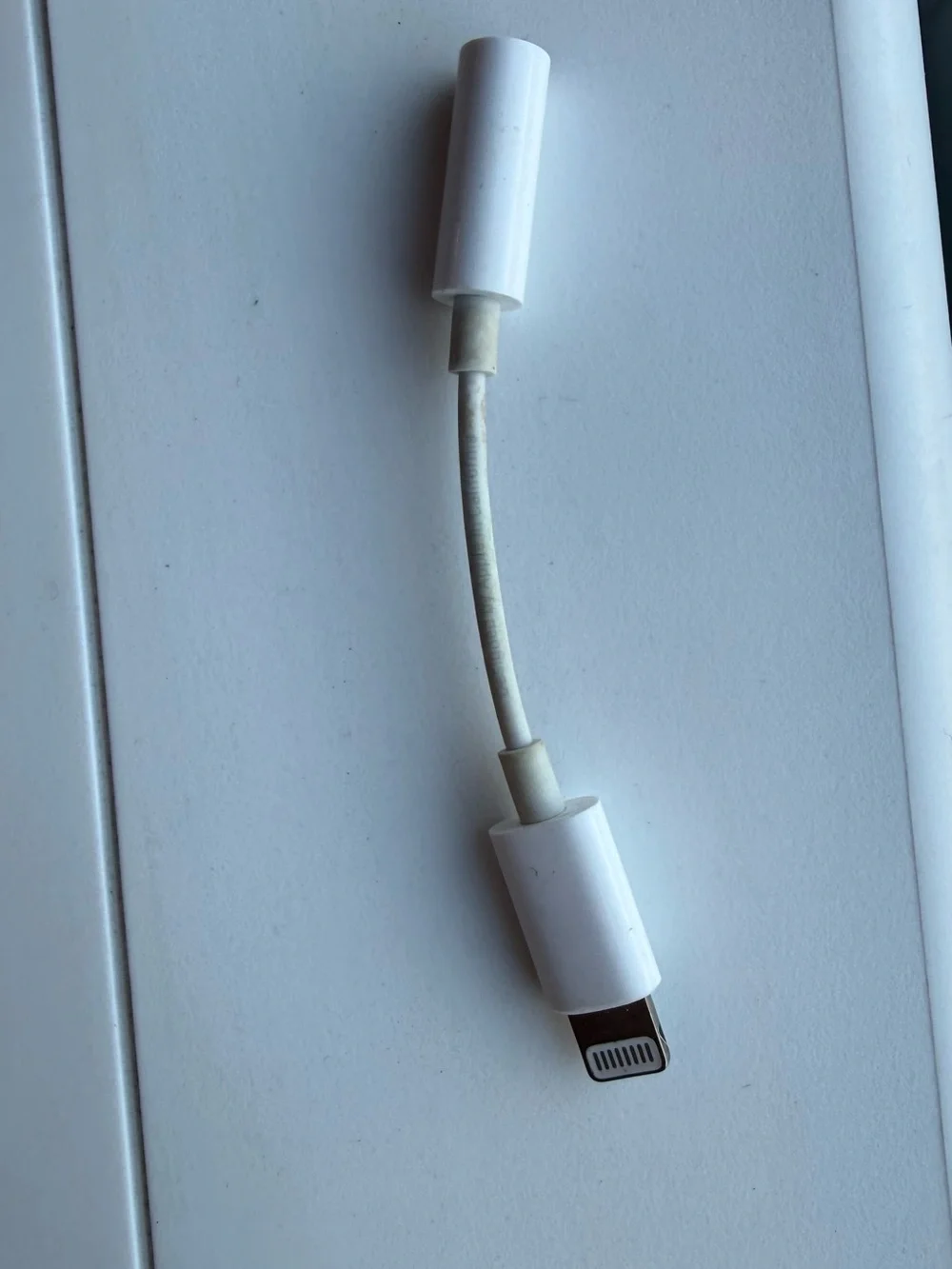 Apple Lightning to 3.5mm Headphone Adapter - White Dongle